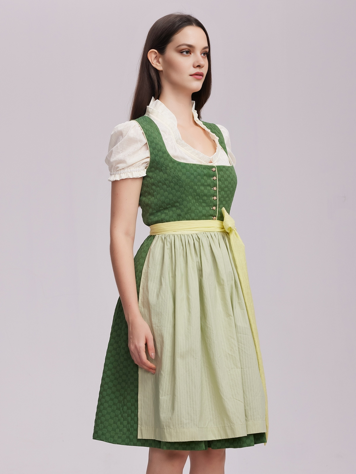 Elegantes schwarzes Samt-Dirndl