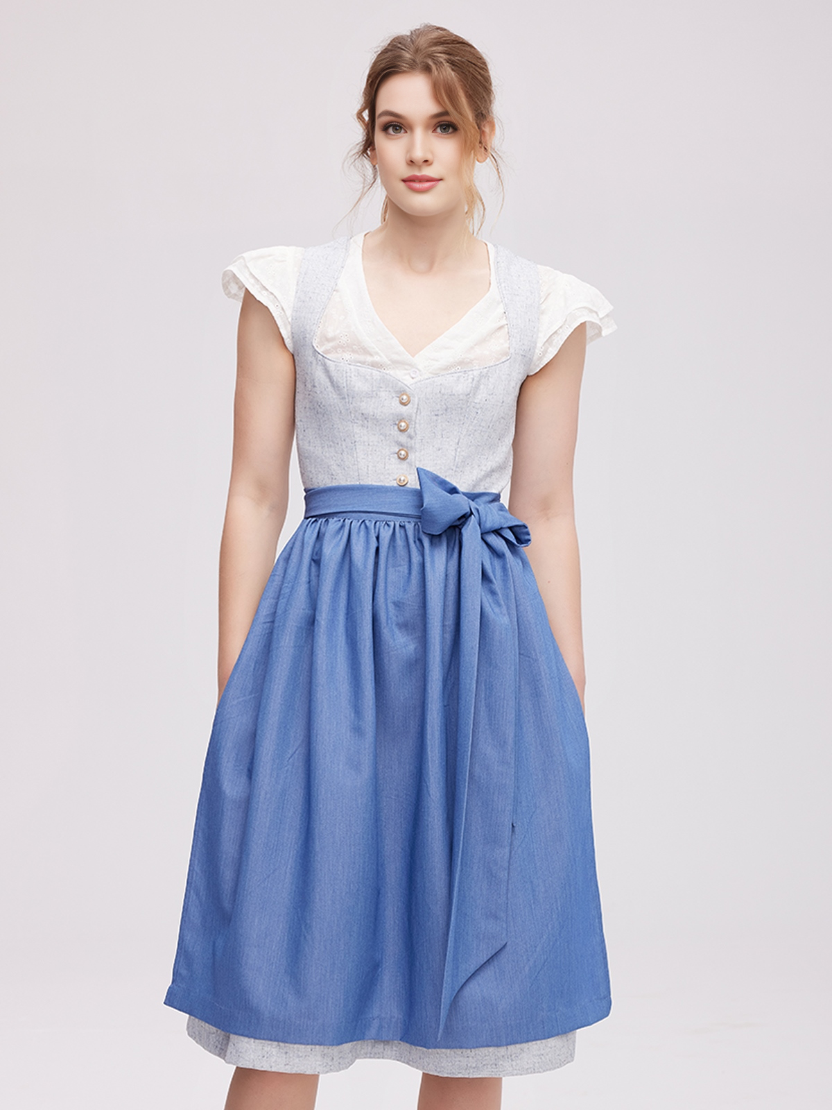 Dirndl Blau – Eleganz und Tradition vereint