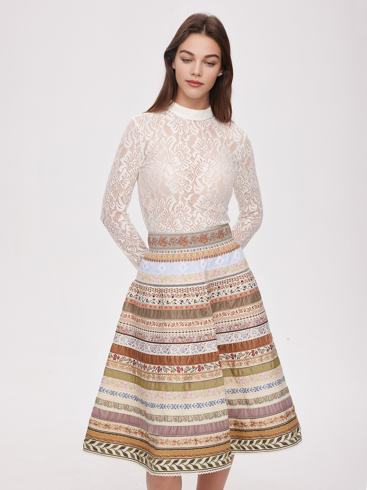 Dirndlbluse Altrosa in eleganter Kombination