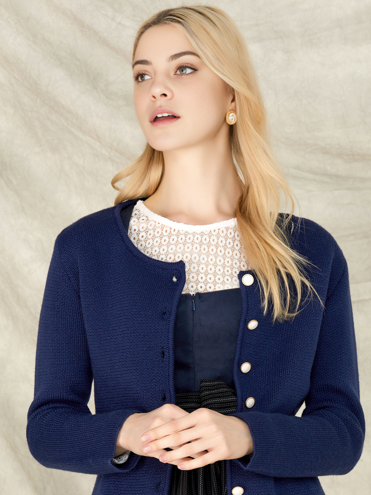 Ehreer Dirndl in Marineblau