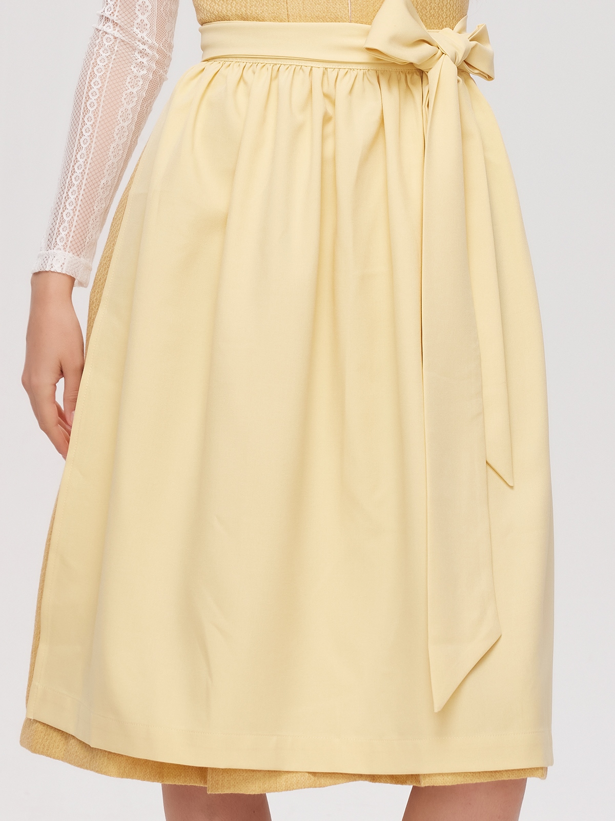 Dirndl in Gelb