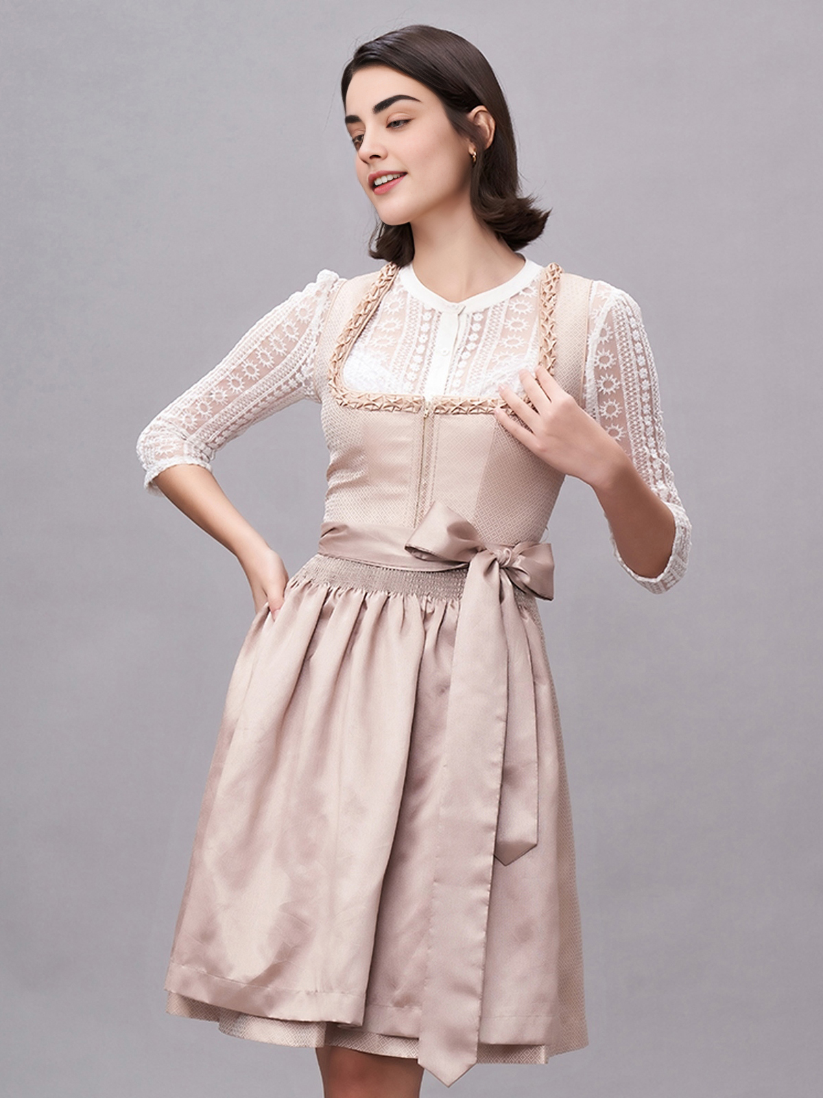 Ehreer Dirndl in Beige – Eleganz pur