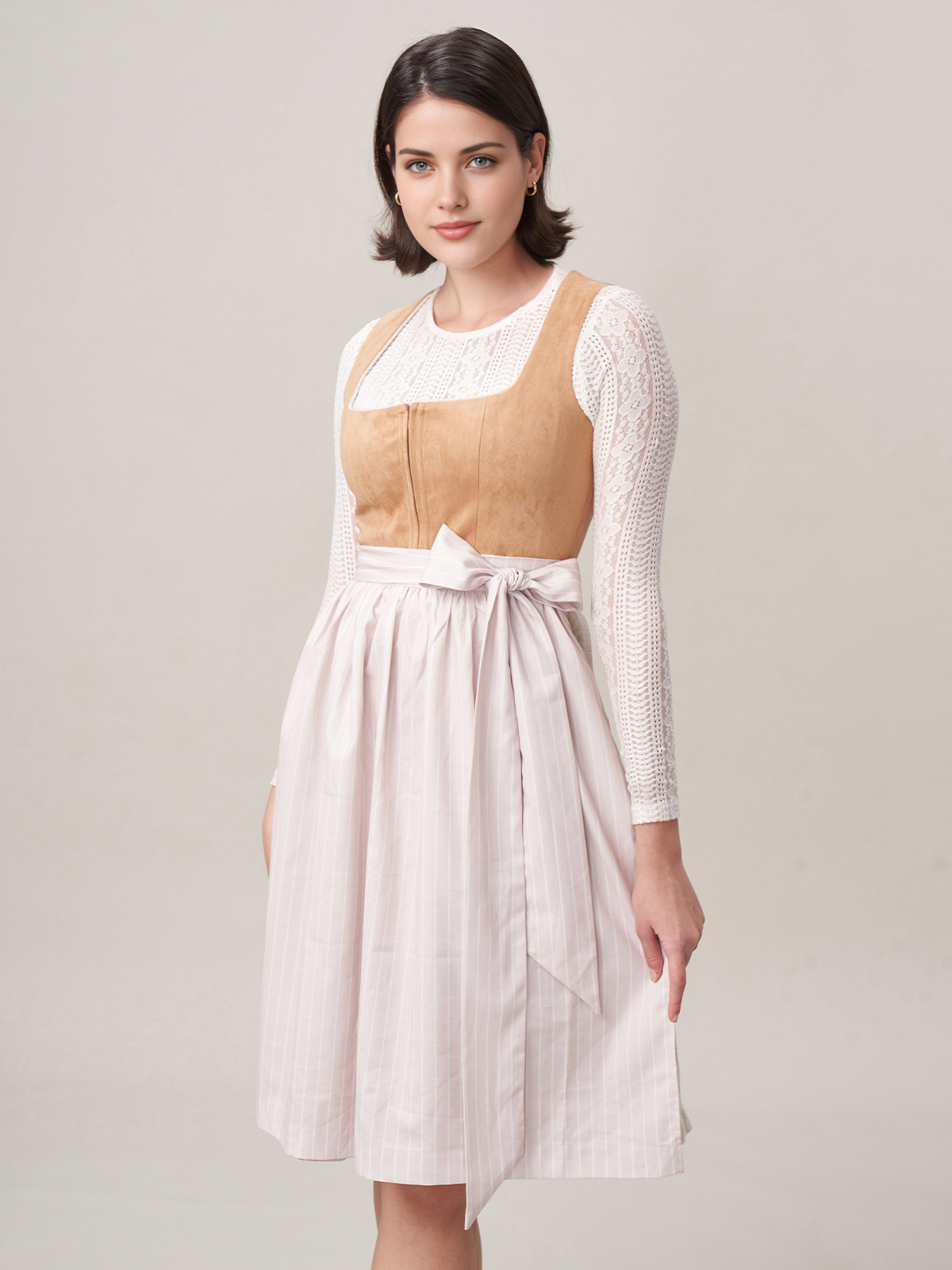 Dirndl in Braun – ein klassischer Look