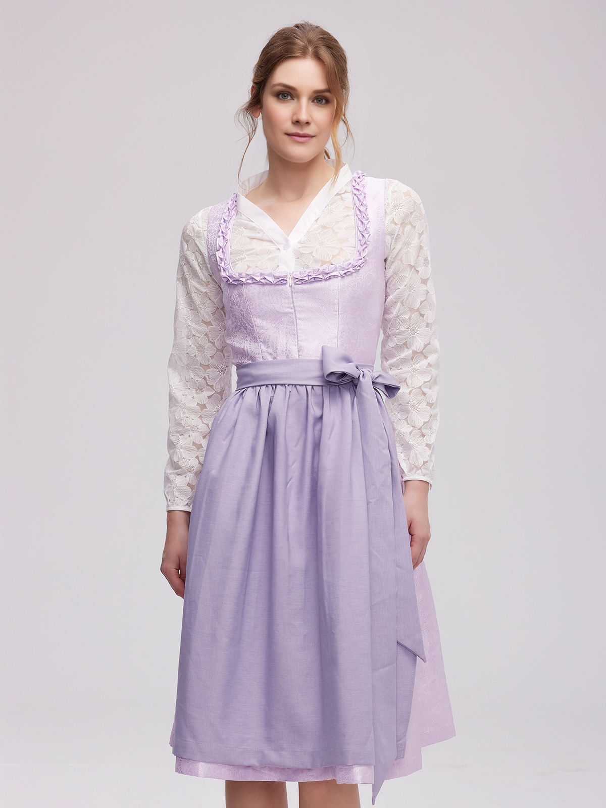 Mittellanges Dirndl in Lila