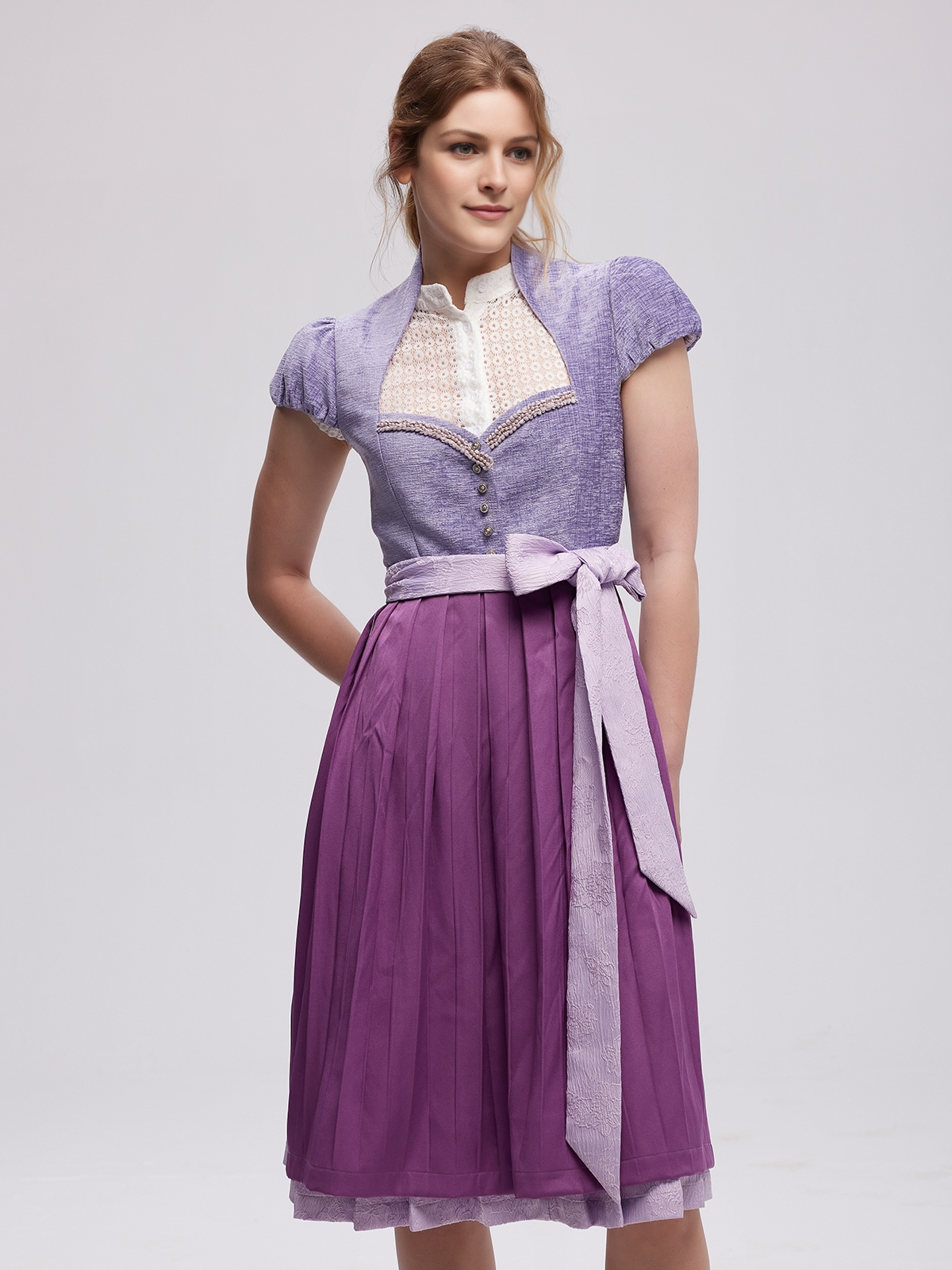Altes Dirndl in Lila – zeitloser Charme