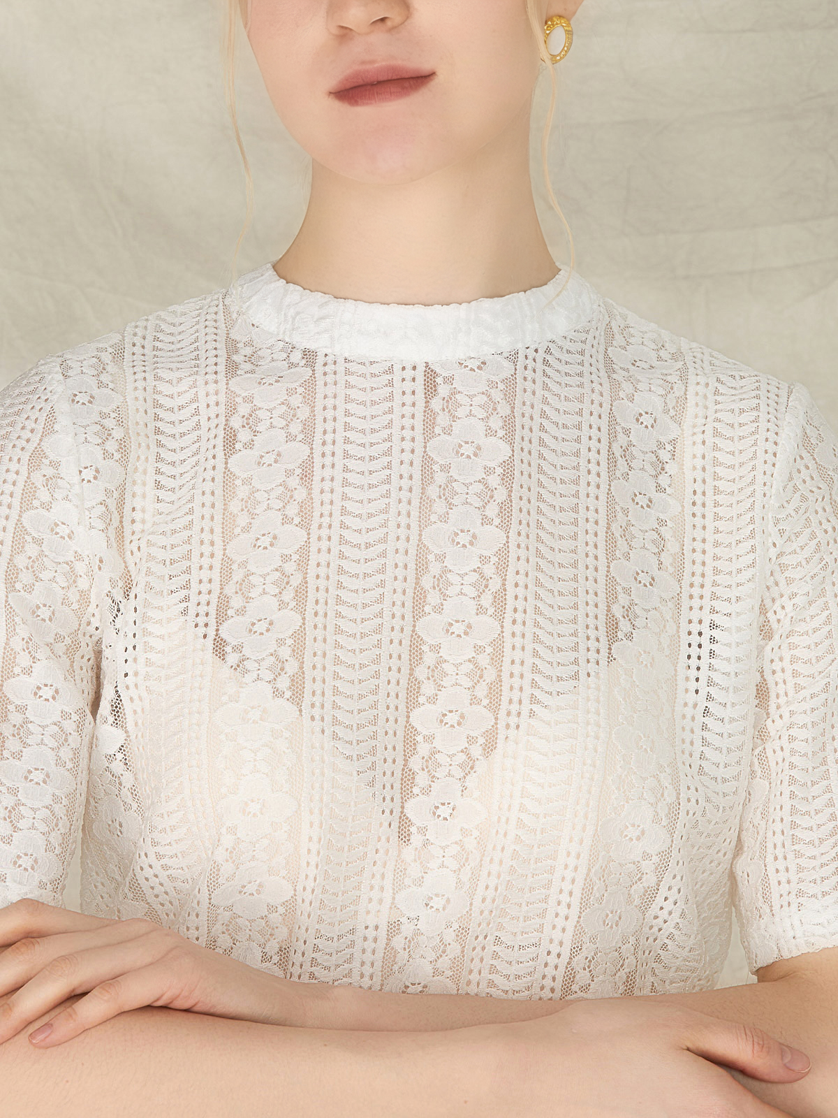 Modernes Dirndl in Weiß