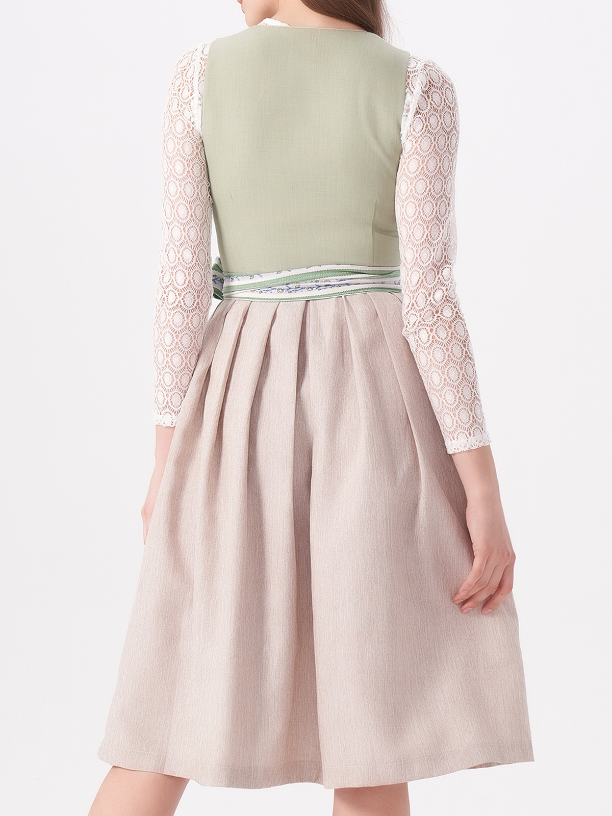Dirndl in Grün – Tradition und Frische