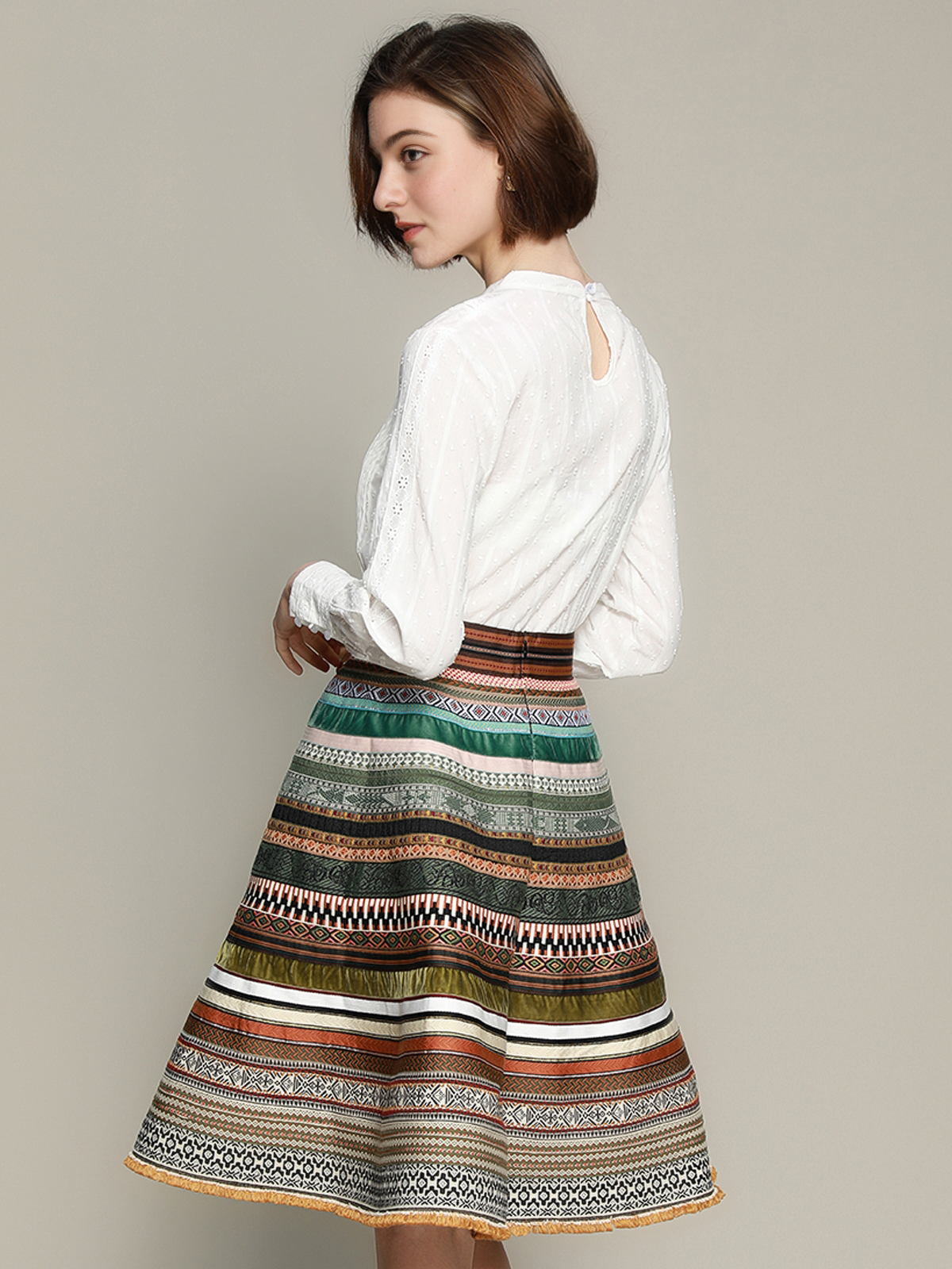 Ehreer Dirndl in Weiß