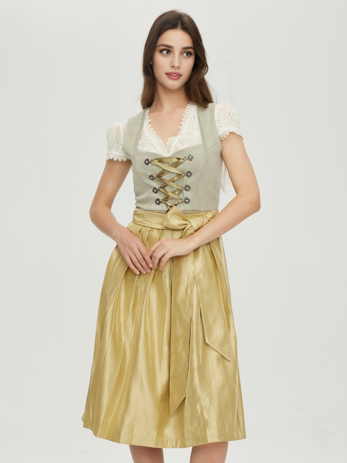 Modernes Dirndl in Grün mit Ausschnitt