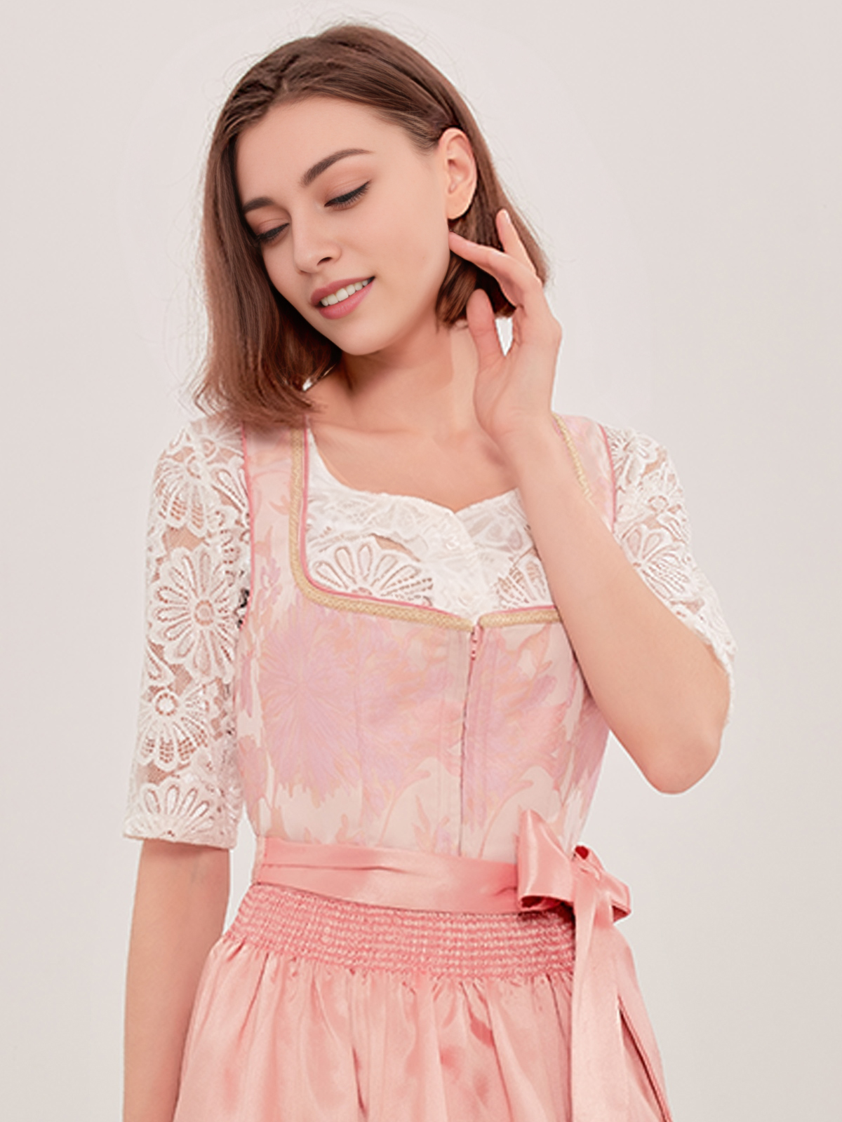 Hochgeschlossene Dirndl Bluse in Rosa