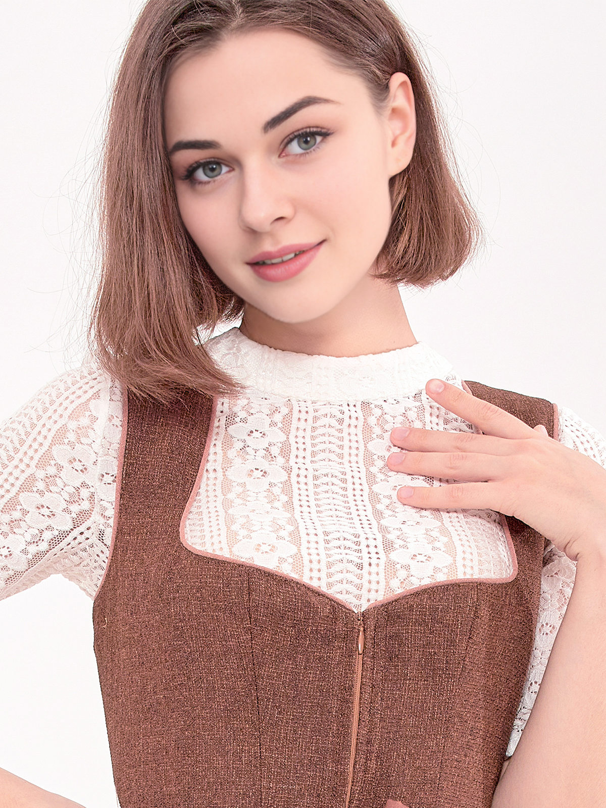 Dirndlbluse in Braun