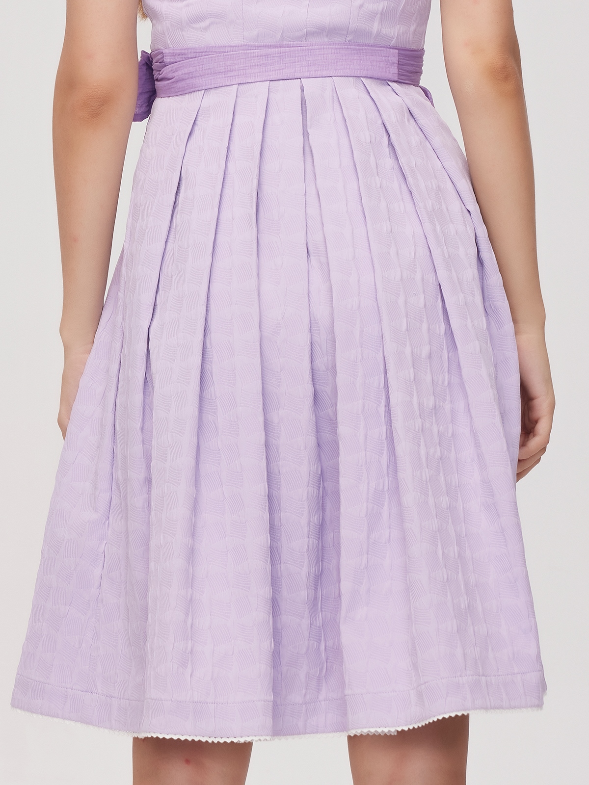 Dirndl in Lila – stilvolle Kombination mit blauen Akzenten