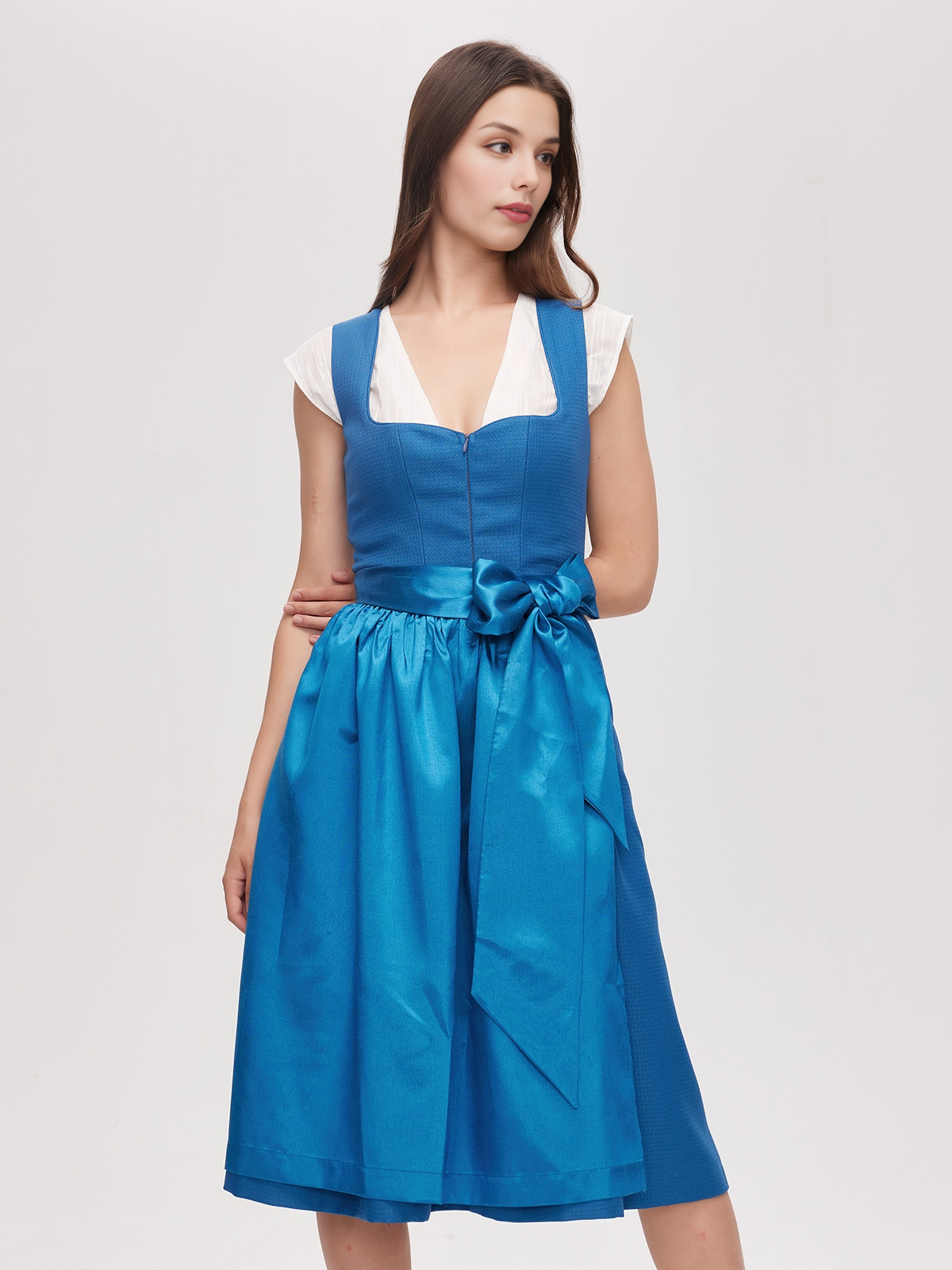 Modernes blaues Jamei Dirndl