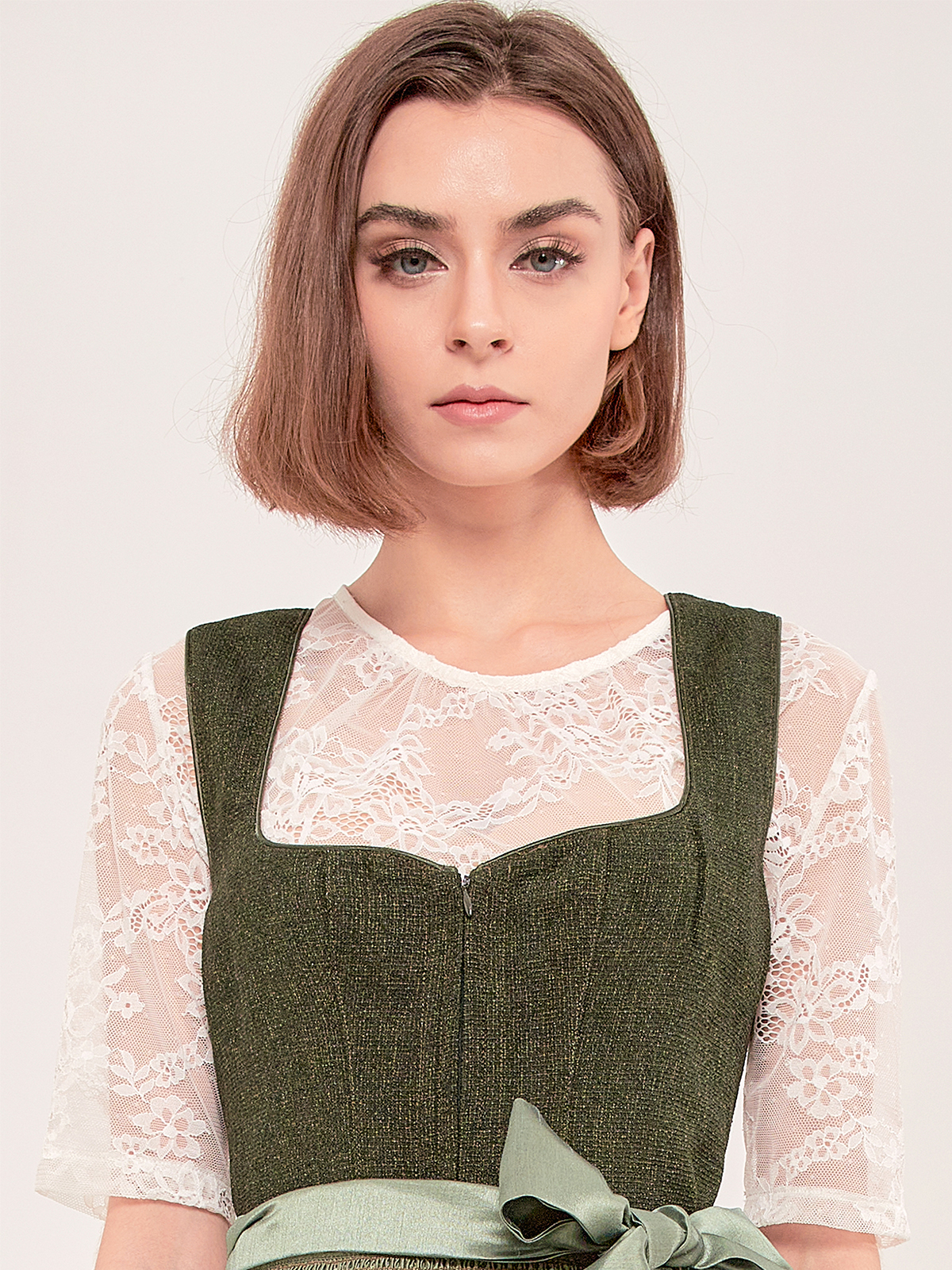 Dirndl Marineblau in Grün