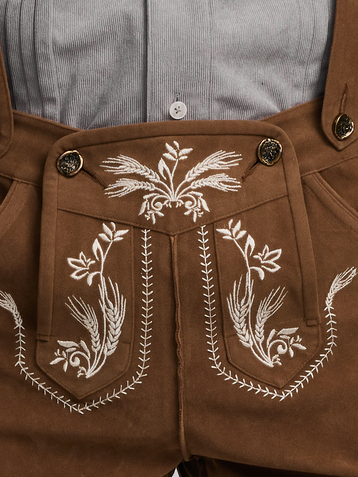 Modernes Dirndl in Braun