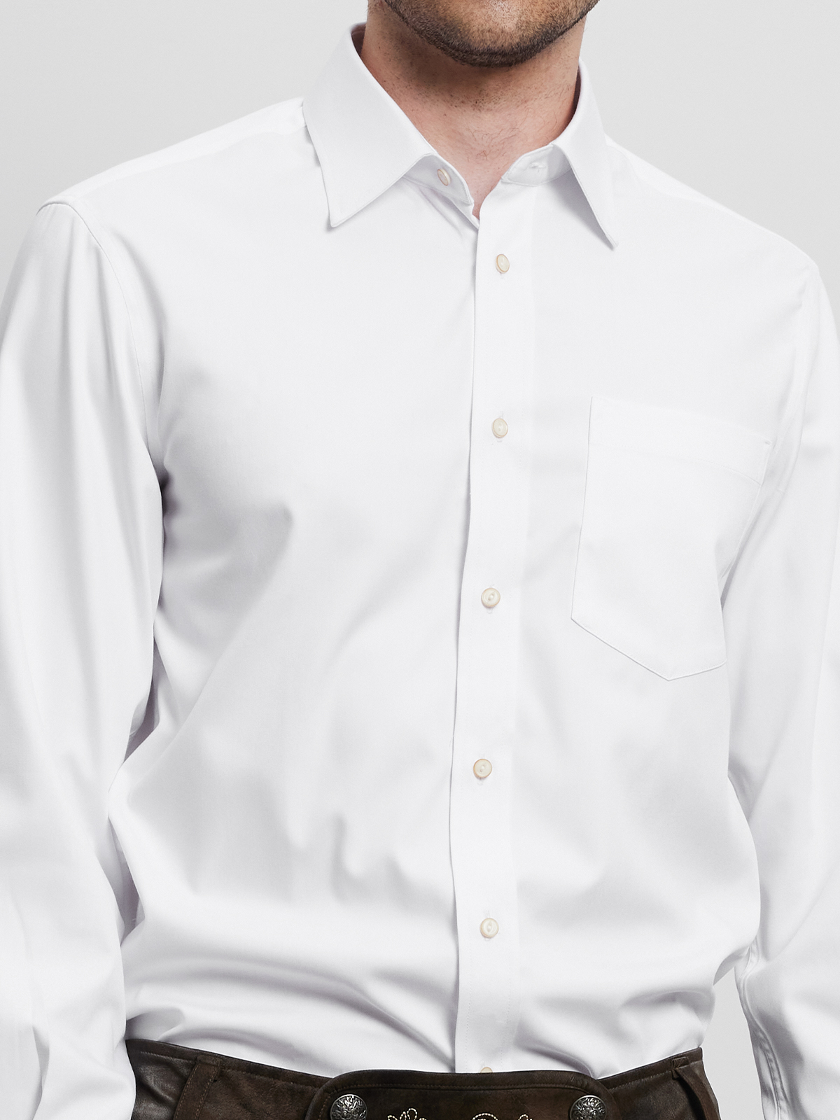 Elegantes rotes Midi-Dirndl mit weißer Bluse