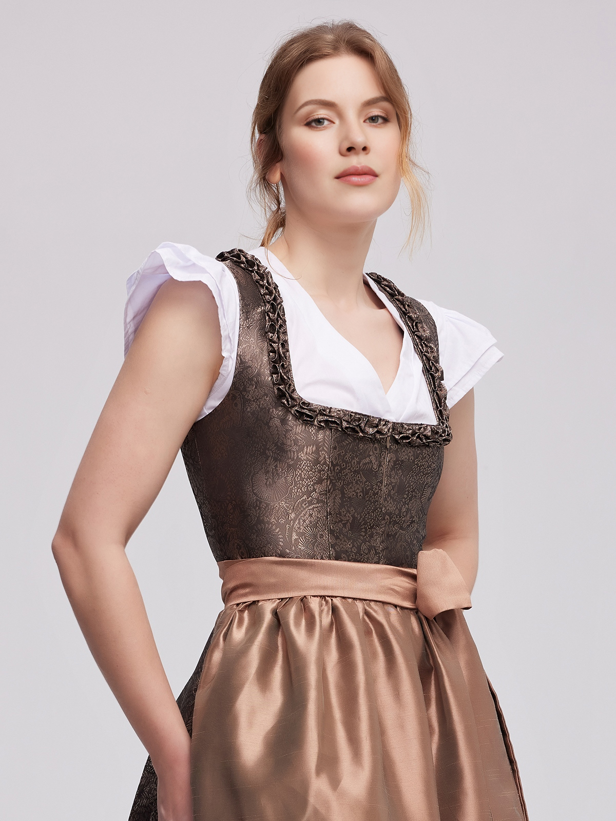 Dirndl in Marineblau